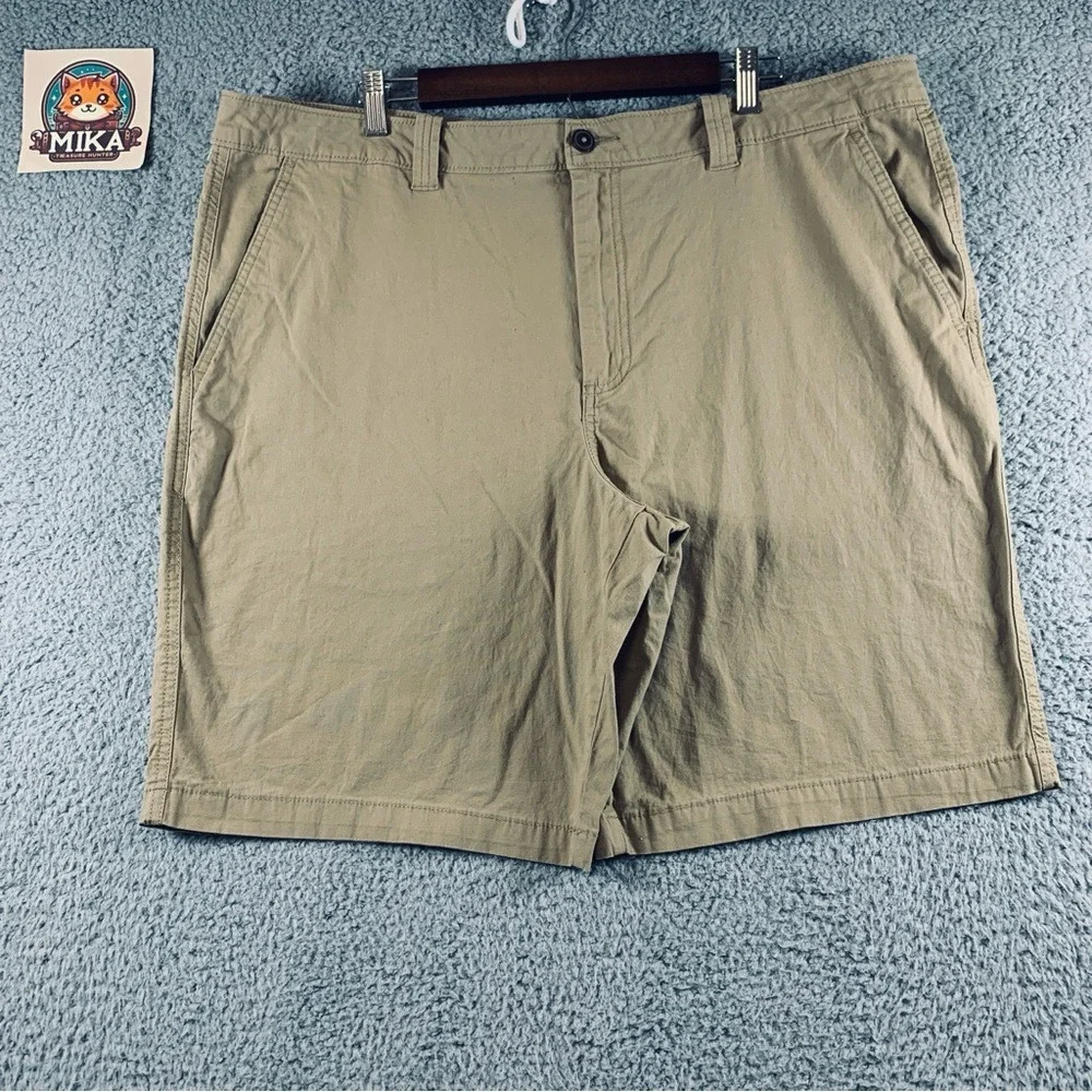 Magellan Outdoors Shorts Men's Flat Front Cotton Blend Khaki Size 40W Inseam 10